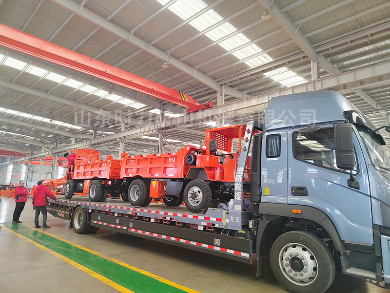 2臺(tái)5噸地下自卸車發(fā)往山西